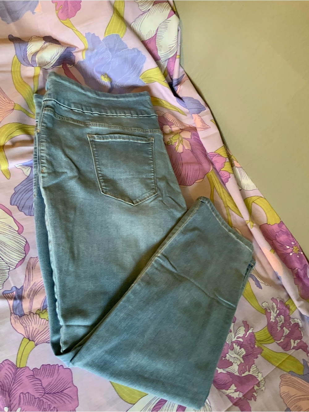 EUC Women’s 24W Amanda Pull-on High-Waist Denim Jeans